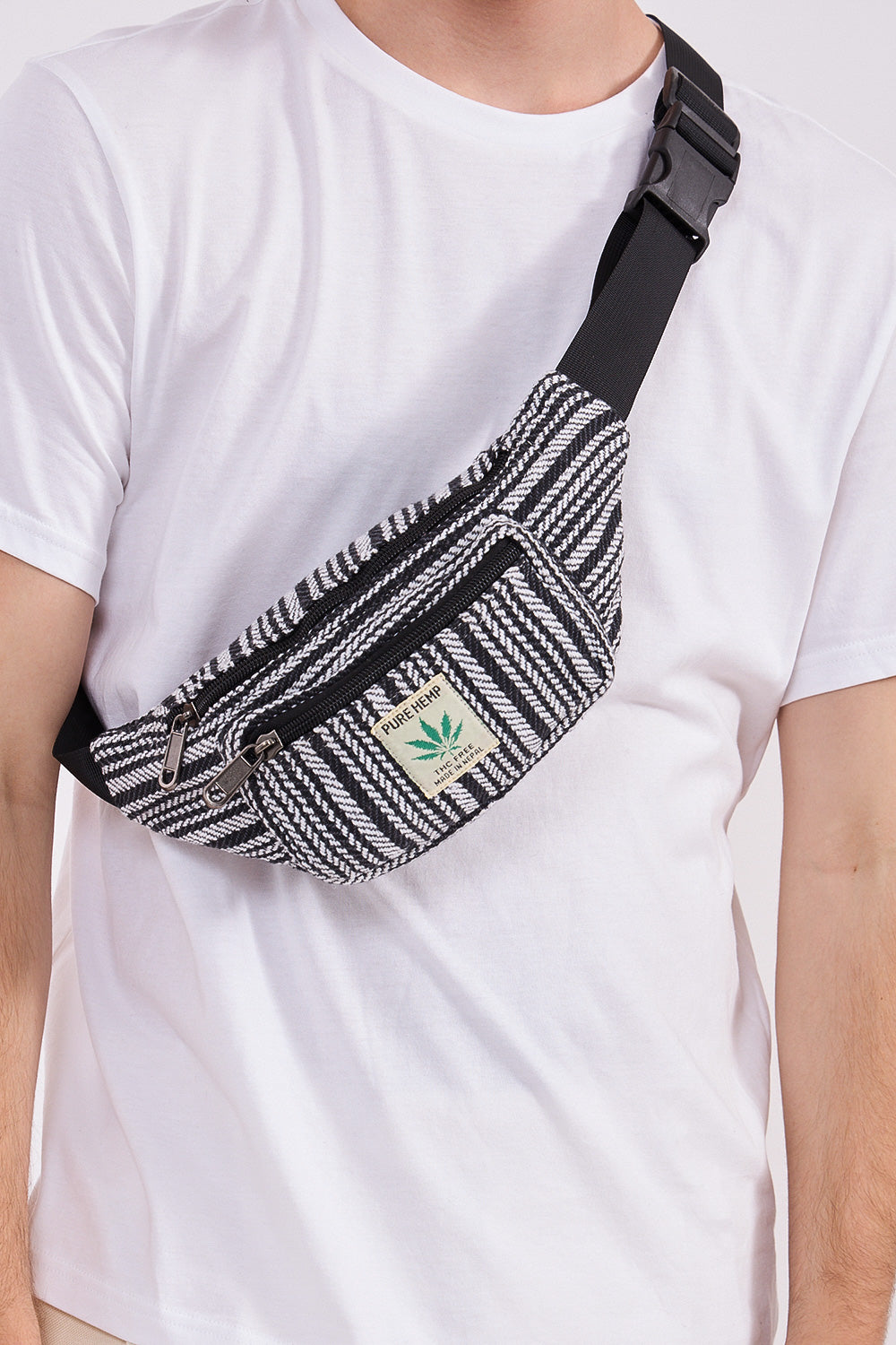 פאוץ׳ פסים  שחור לבן