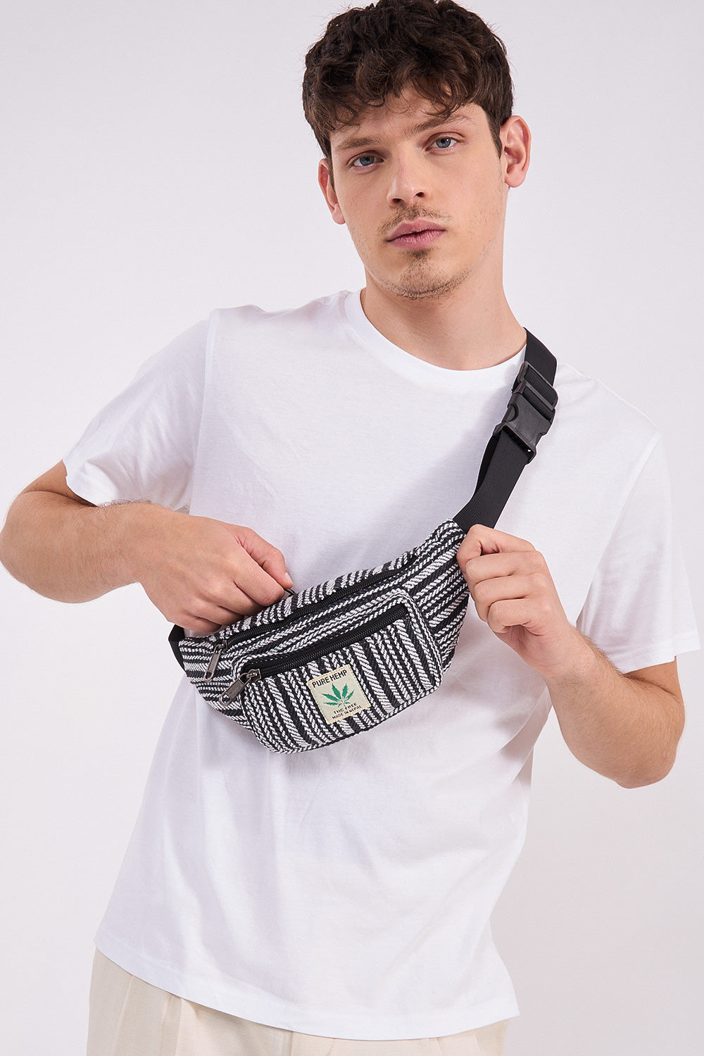 פאוץ׳ פסים  שחור לבן