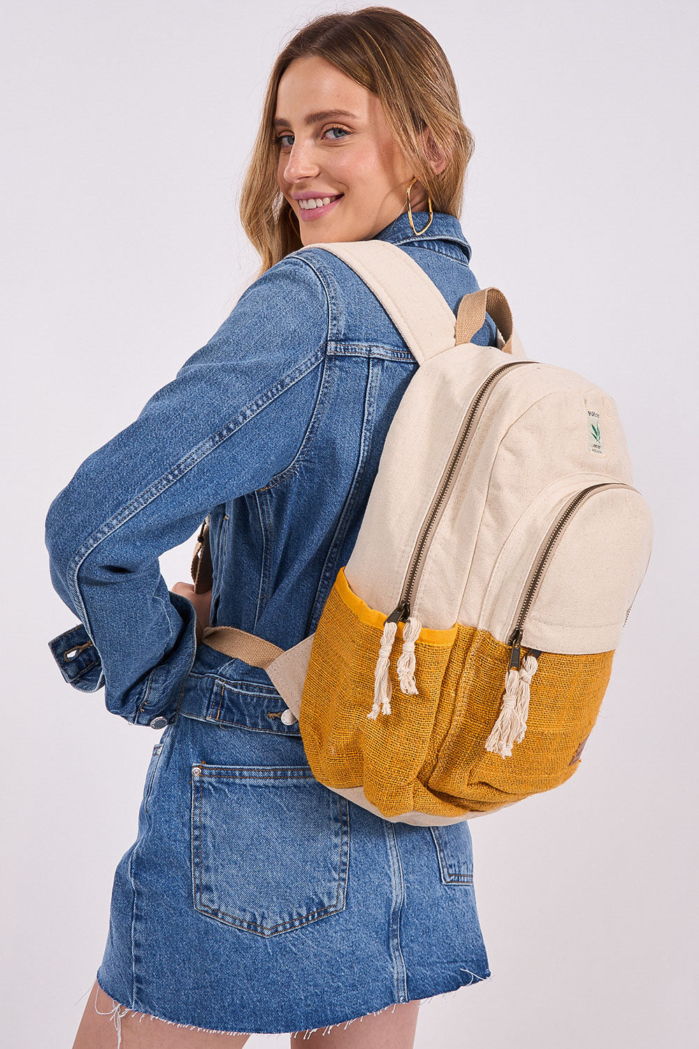 תיק גב טבעי עם צהוב + קלמר תואם במתנה