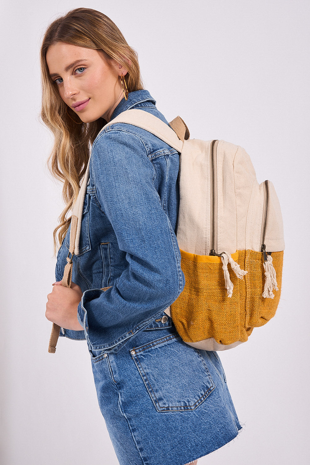 תיק גב טבעי עם צהוב + קלמר תואם במתנה