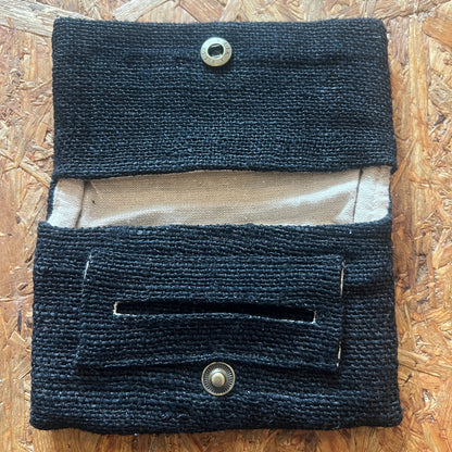 קייס לטבק בצבע שחור