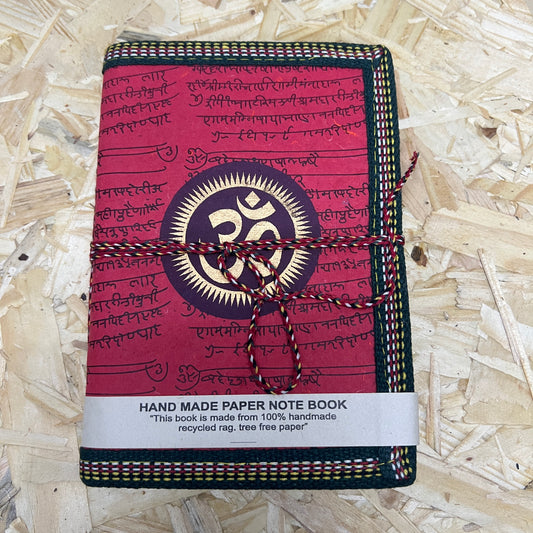 יומן מסע אום אדום