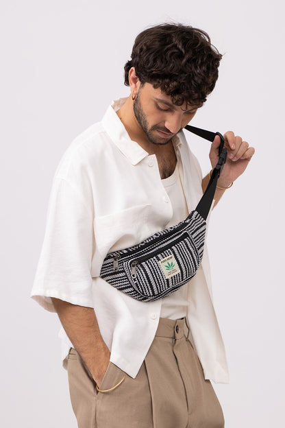 פאוץ׳ פסים  שחור לבן