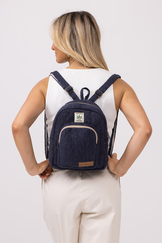 תיק גב קטן כחול כהה