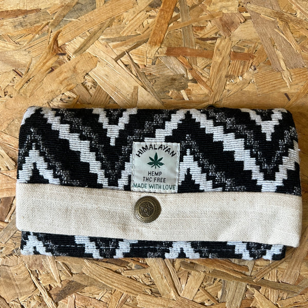 הדגם השש עשרה