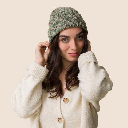 כובע צמר ירוק לבן