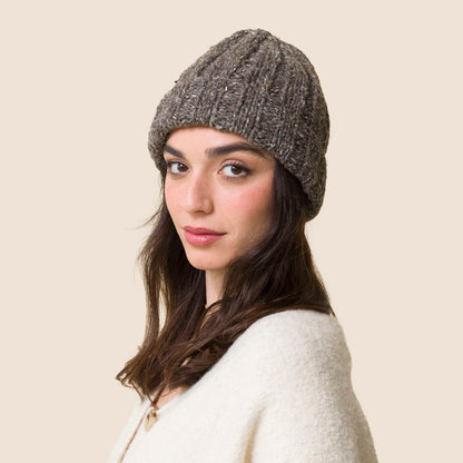 כובע צמר אפור