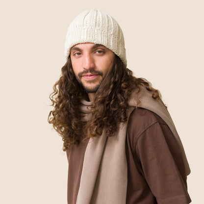 כובע צמר בצבע שמנת