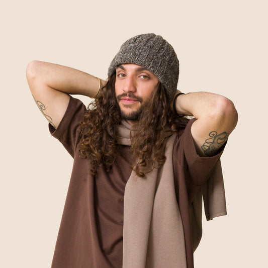 כובע צמר אפור