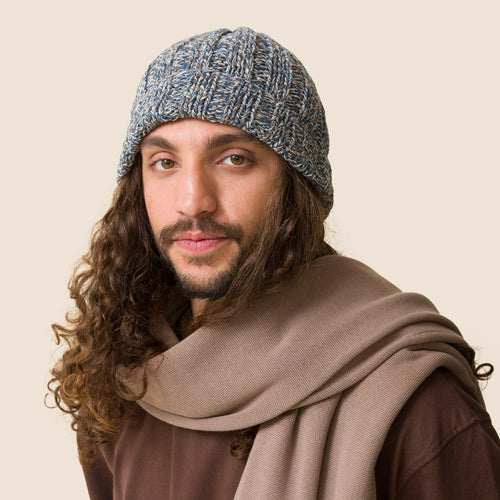 כובע צמר כחול לבן